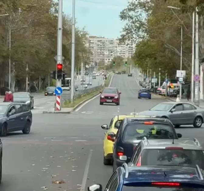 Водач се намърда в насрещното по пловдивски булевард ВИДЕО