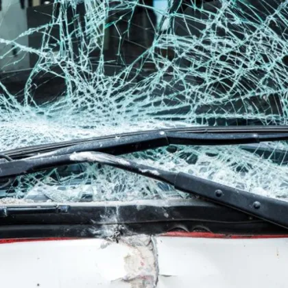 Микробус и лек автомобил се блъснаха в Старозагорско Микробус и лек автомобил се блъснаха в Старозагорско