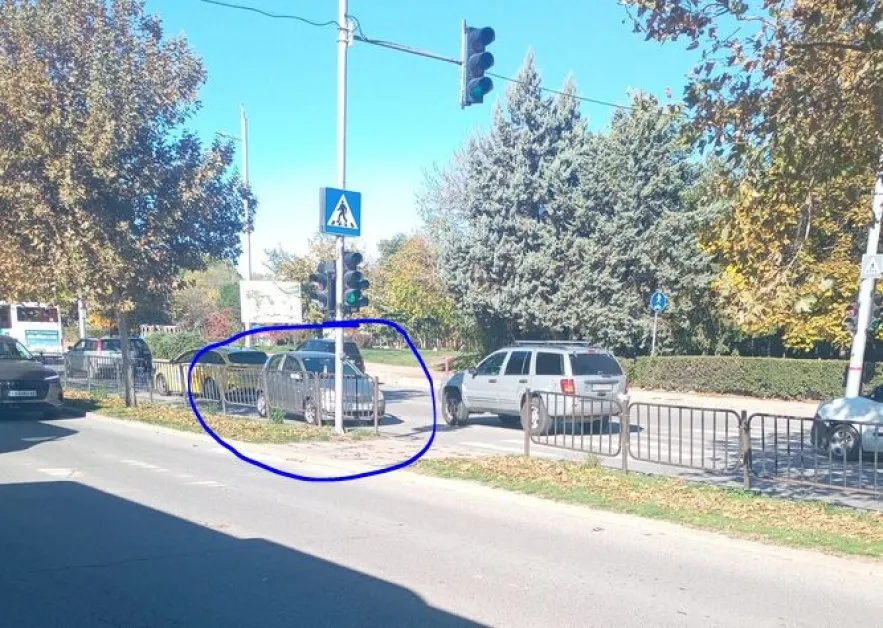 Шофьор тръгна в насрещното в Пловдив, не се уплаши от колите СНИМКА