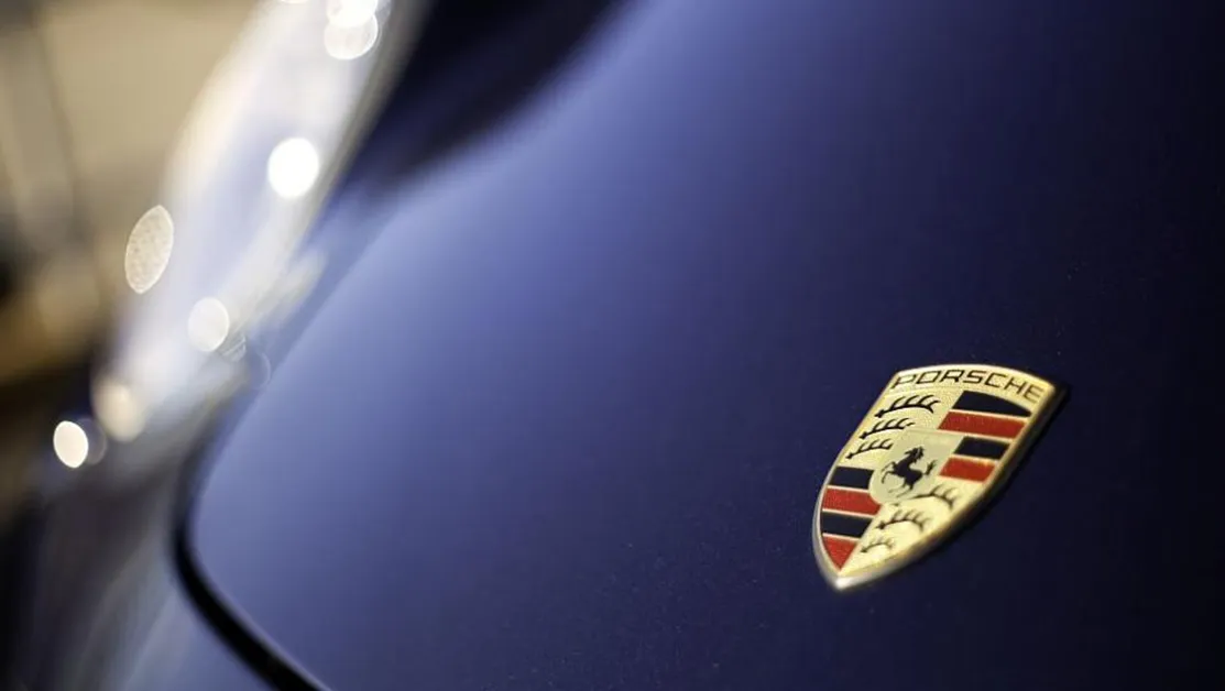 Спипаха дрогиран водач на "Порше", спътникът му държал канабиноиди