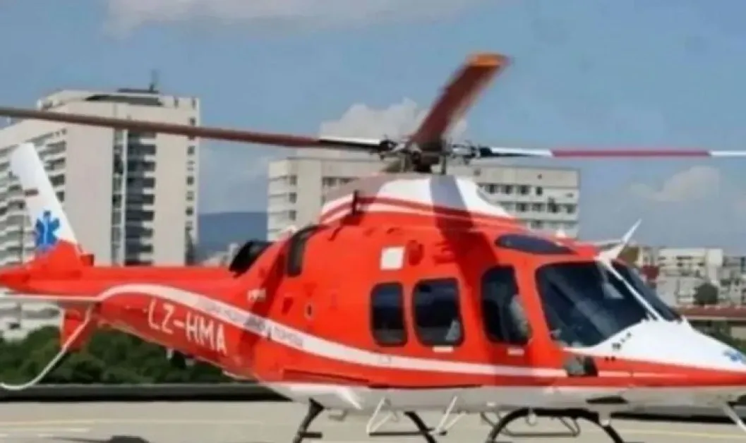 Вдигнаха въздушната линейка за родилка