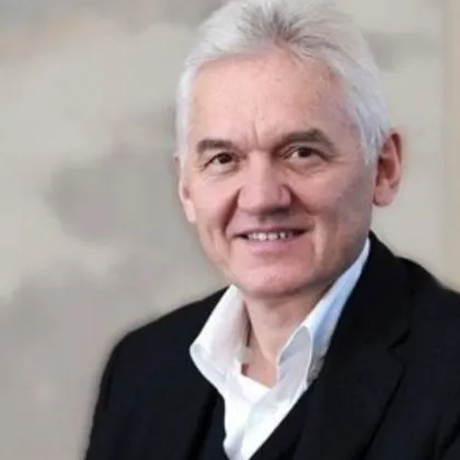 Дългогодишен приятел на руския президент Владимир Путин е истинският купувач