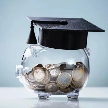 Студенти платено обучение вече имат право на стипендия Студенти платено обучение вече имат право на стипендия