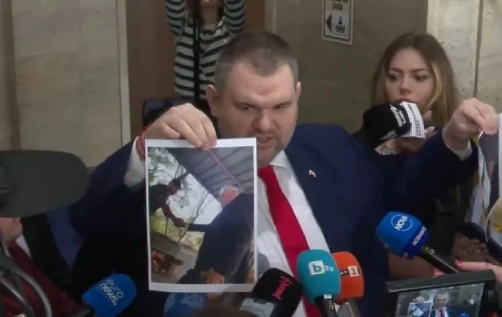 Пеевски за скандала на вота в Пазарджик: Пърформанс, организиран от пуделите и пачките