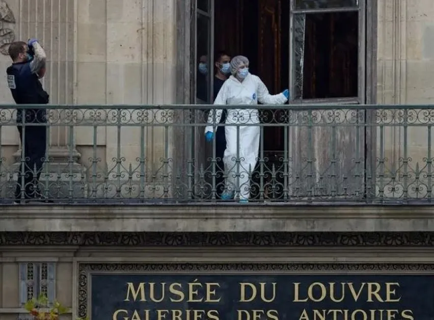 Задържаха още един за обира в Лувъра
