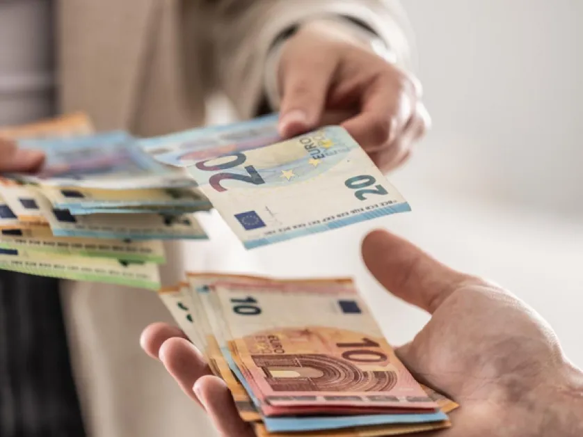 620 евро минимална заплата у нас: Колко получават работещите в страните от ЕС