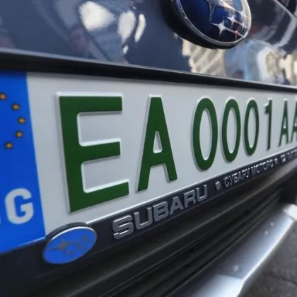 Край на безплатното паркиране на електрически автомобили в синя и