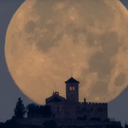 Най-голямата суперлуна за годината ще освети нощното небе до дни Най-голямата суперлуна за годината ще освети нощното небе до дни