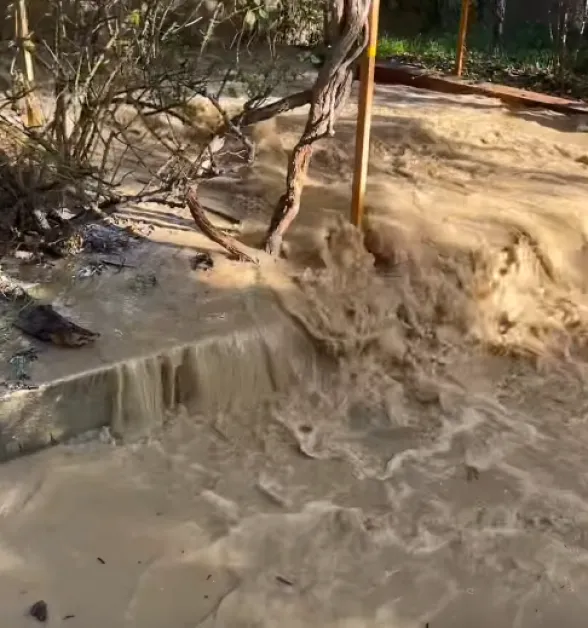 Авария наводни улици във Варна ВИДЕО