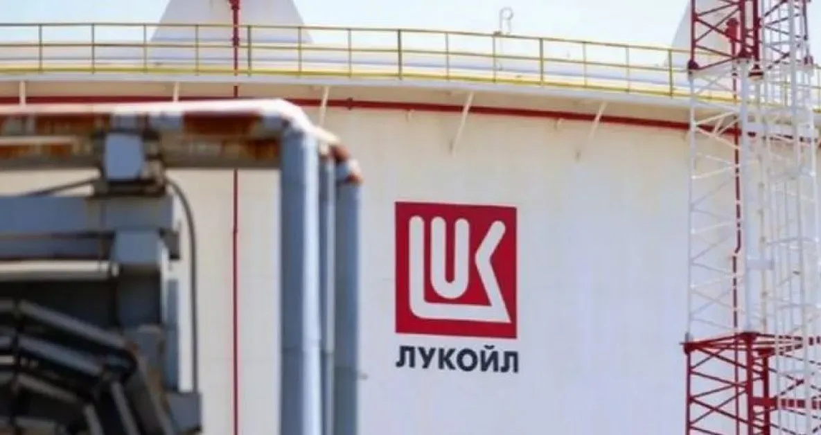 България проучва възможността за изключение от санкциите за Лукойл?