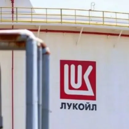 България проучва възможността за изключение от санкциите за Лукойл?