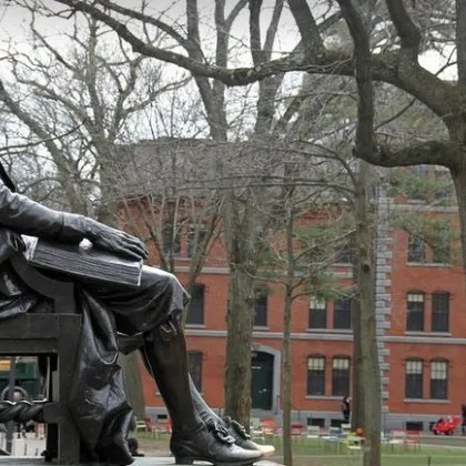 Медицинското училище на Харвард е било разтърсено от умишлен взрив