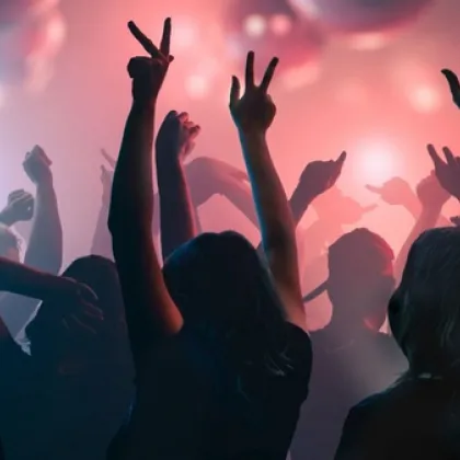 Няколко души припаднаха внезапно по време на парти