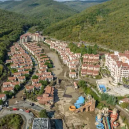 Близо месец след потопа собственици на имоти във ваканционно селище