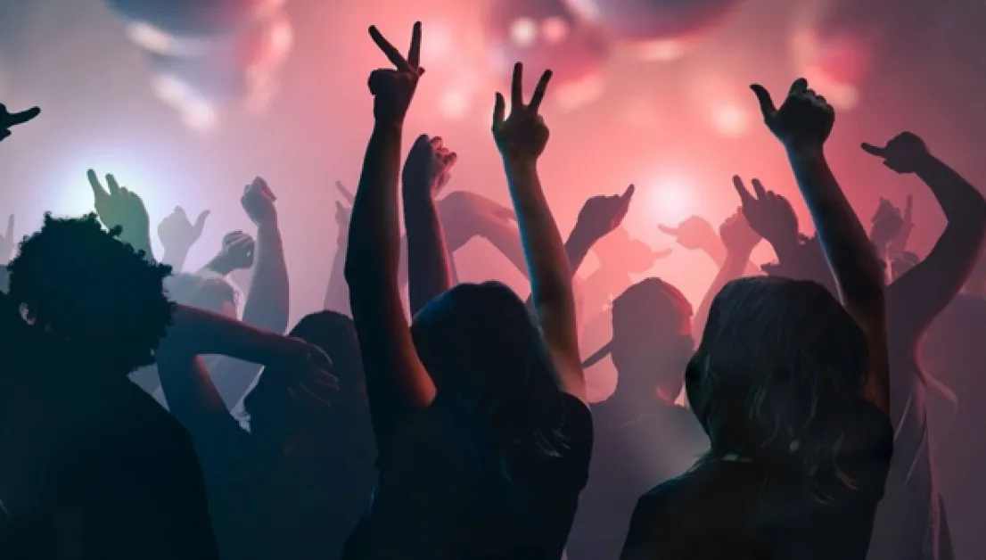 Няколко души припаднаха внезапно по време на парти