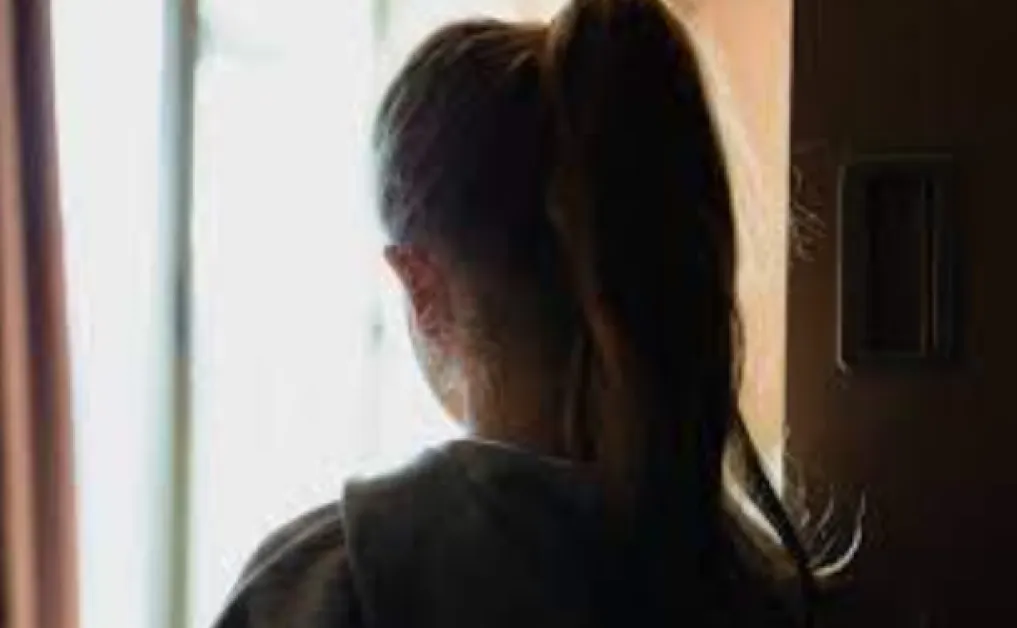 Условна присъда за учителя, който е имал интимна връзка със своя ученичка