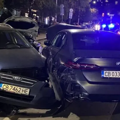 Пиян е бил шофьорът, блъснал шестте коли в центъра на София