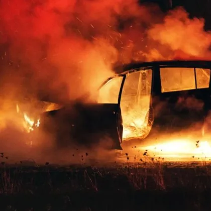 Запалиха семейни автомобили на инспектор от Главната инспекция по труда в Монтана