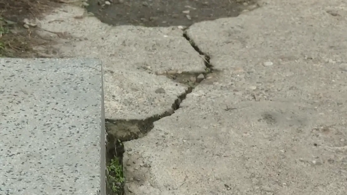 Нов сигнал за пукнатини по сграда в София заради строителството на метрото