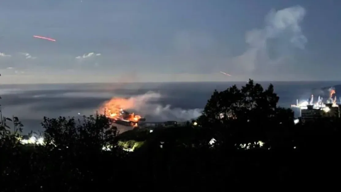 Петролен танкер се запали след атака с дрон срещу руското пристанище Туапсе