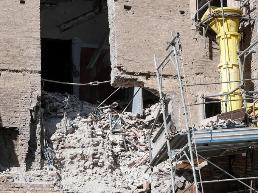 Историческа кула се срути в центъра на Рим