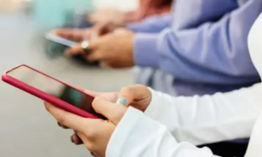 Кога влиза в сила забраната за телефони в училищата