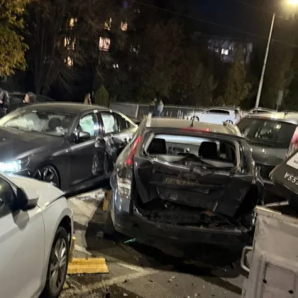 Бивш шеф на „Автомагистрали" е помел шестте коли в София