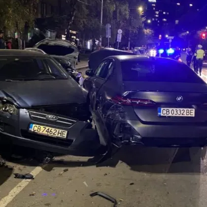 Бивш шеф на „Автомагистрали" е помел шестте коли в София