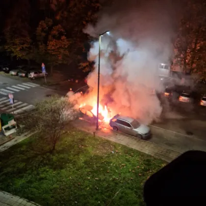 Кола горя тази нощ в Димитровград Автомобилът е избухнал в