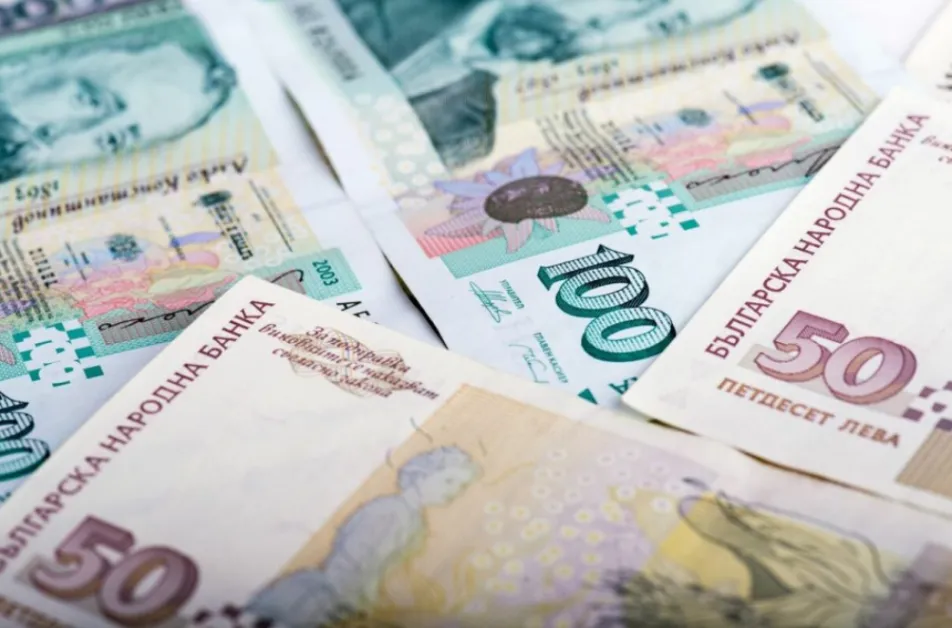 НОИ утвърди проектобюджета за 2026 г.: Колко ще станат майчинството, заплатите и пенсиите