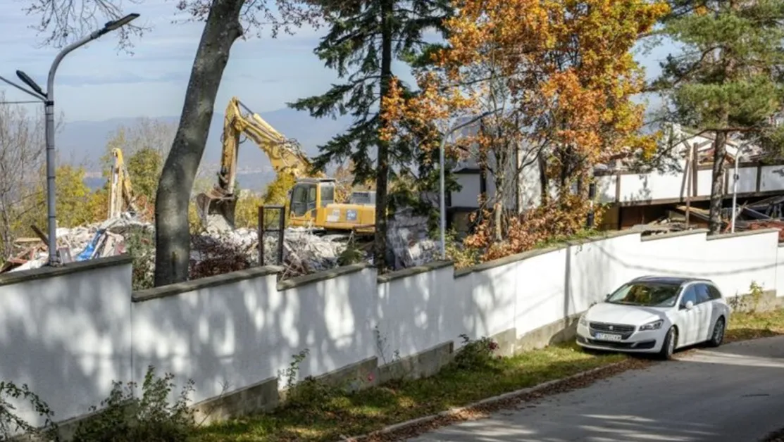 Събарят бившия сарай на Доган в софийския кв. "Бояна"