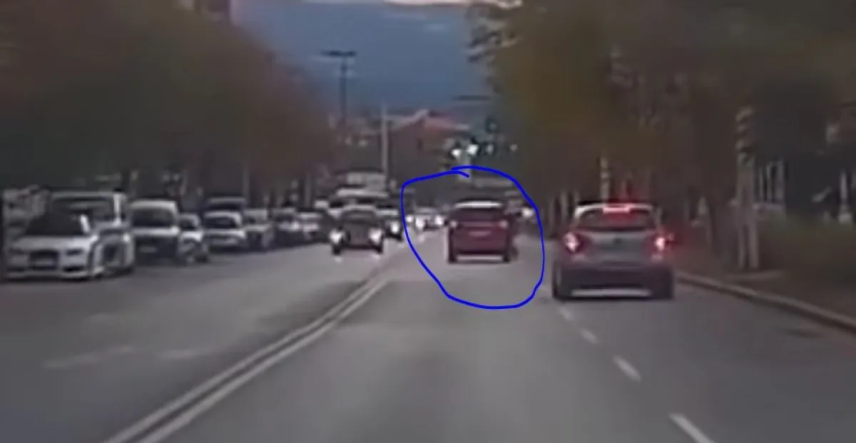 Кошмар! Шофьор помете пешеходка на "зебра" ВИДЕО 18+