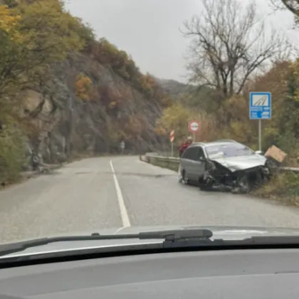 Катастрофа е станала днес на пътя Смолян Асеновград Лек