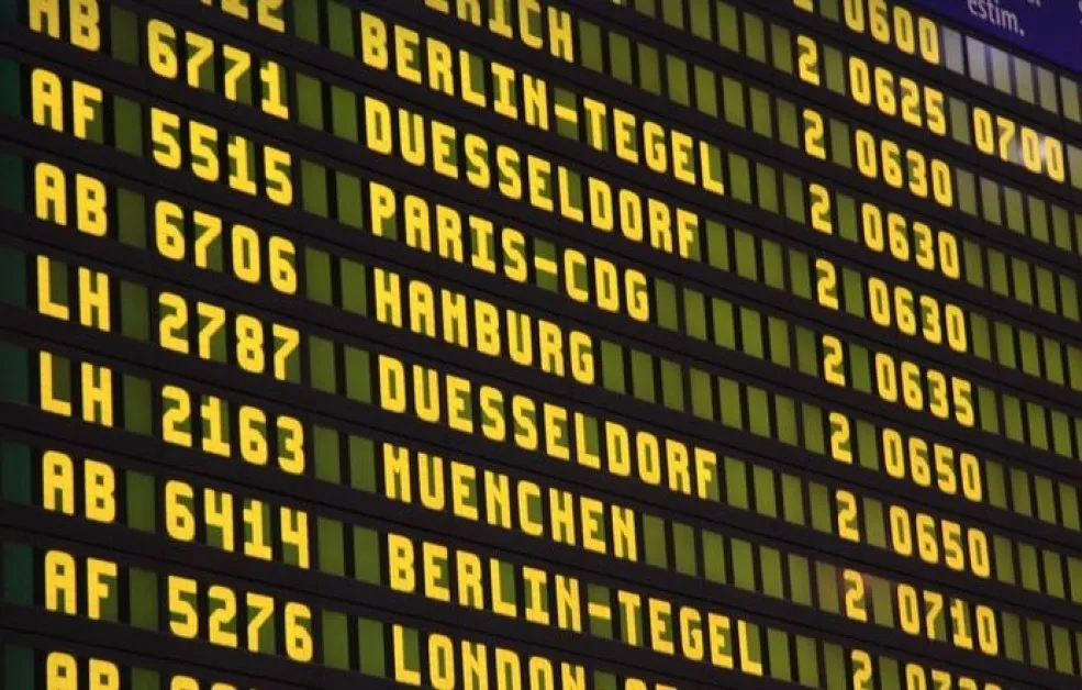 Дронове блокираха ключово европейско летище, близо 500 пътници бяха блокирани