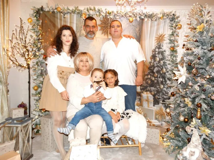 Майка моли за чудо: Спасете дъщеря ми Станислава, тя се бори за живота си!