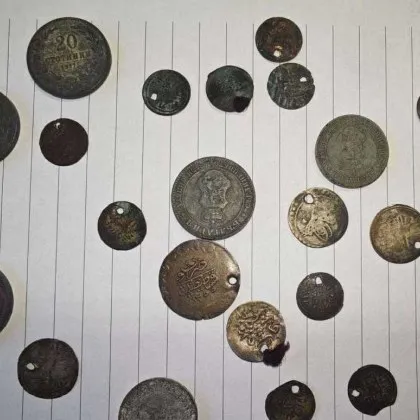 Спипаха 18-годишен с огромен брой старинни монети