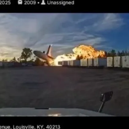 Зрелищно ВИДЕО показва смъртоносната самолетна катастрофа в САЩ