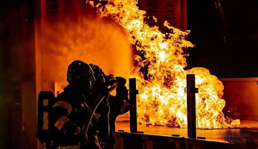 Огнен ад! Пожар избухна в дом за възрастни, има жертви  и ранени