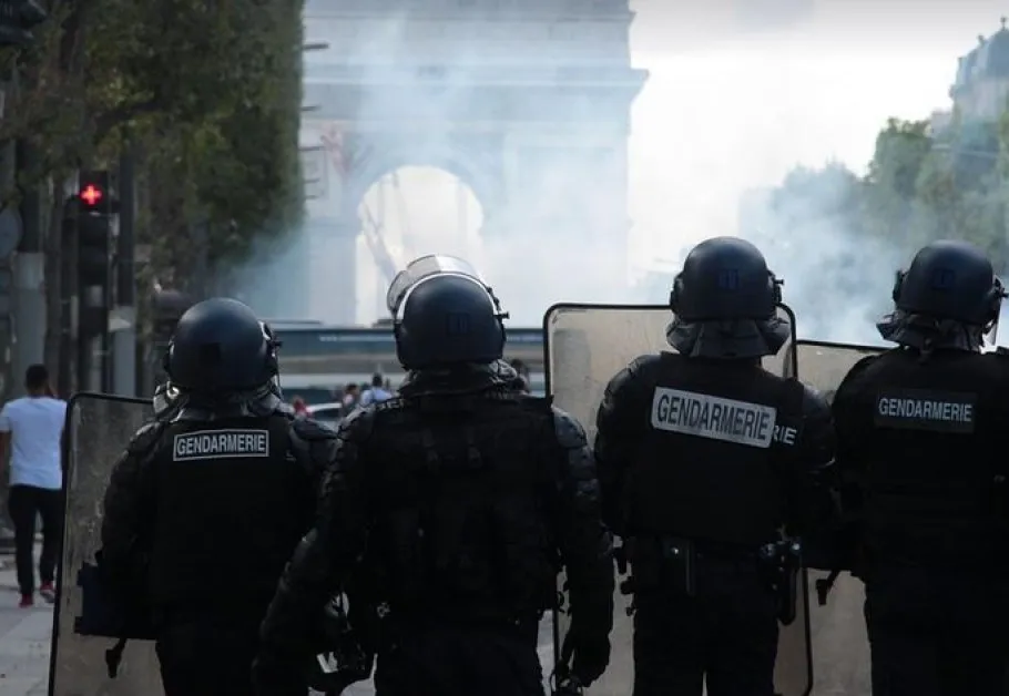 Викал "Аллах Акбар": Шофьор умишлено се вряза в група хора, има пострадали в критично състояние