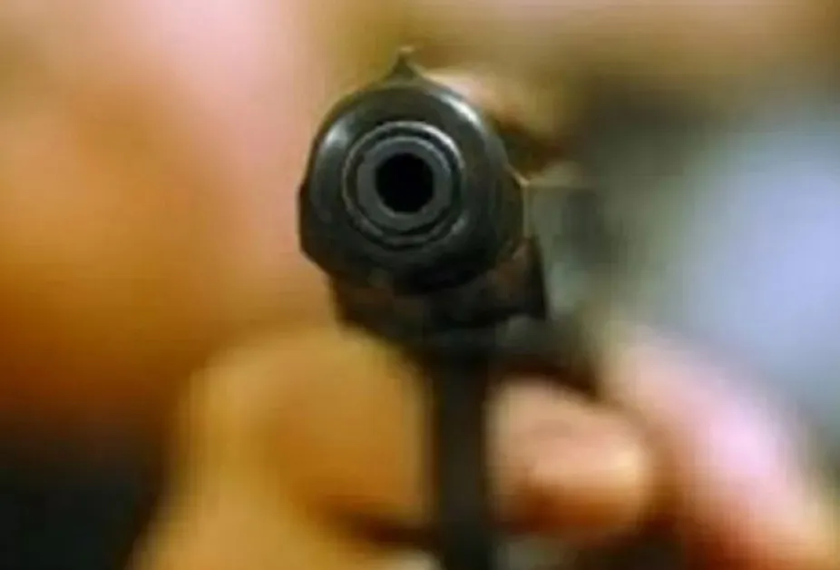 Заплашиха с пистолет футболна звезда