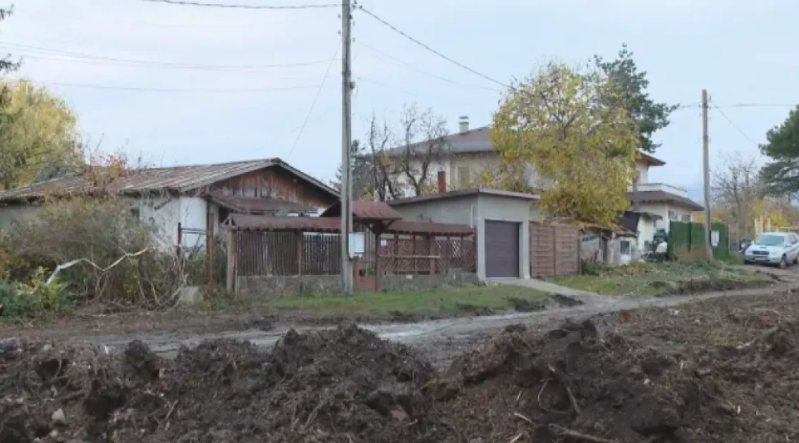 Абсурд в София! 30 семейства останаха без достъп до домовете си