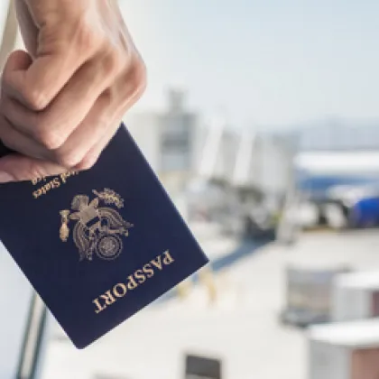 Хванаха мъж с чужд паспорт на летището в София