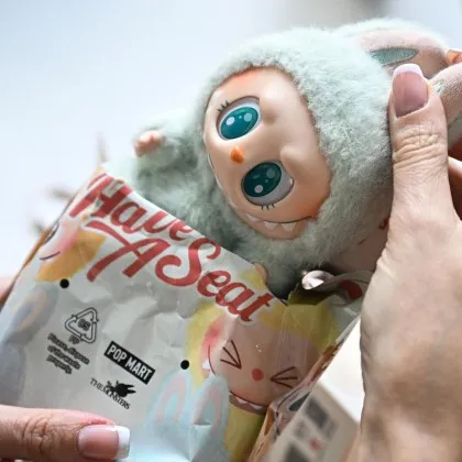 Откриха опасен химикал във фалшиви кукли Лабубу