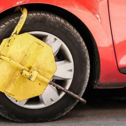 Шофьорка си плати за паркинг, но получи скоба и "агресивен монолог" СНИМКА