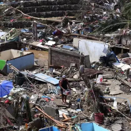 Тайфун опустоши Филипините: Над 140 загинали и стотици изчезнали