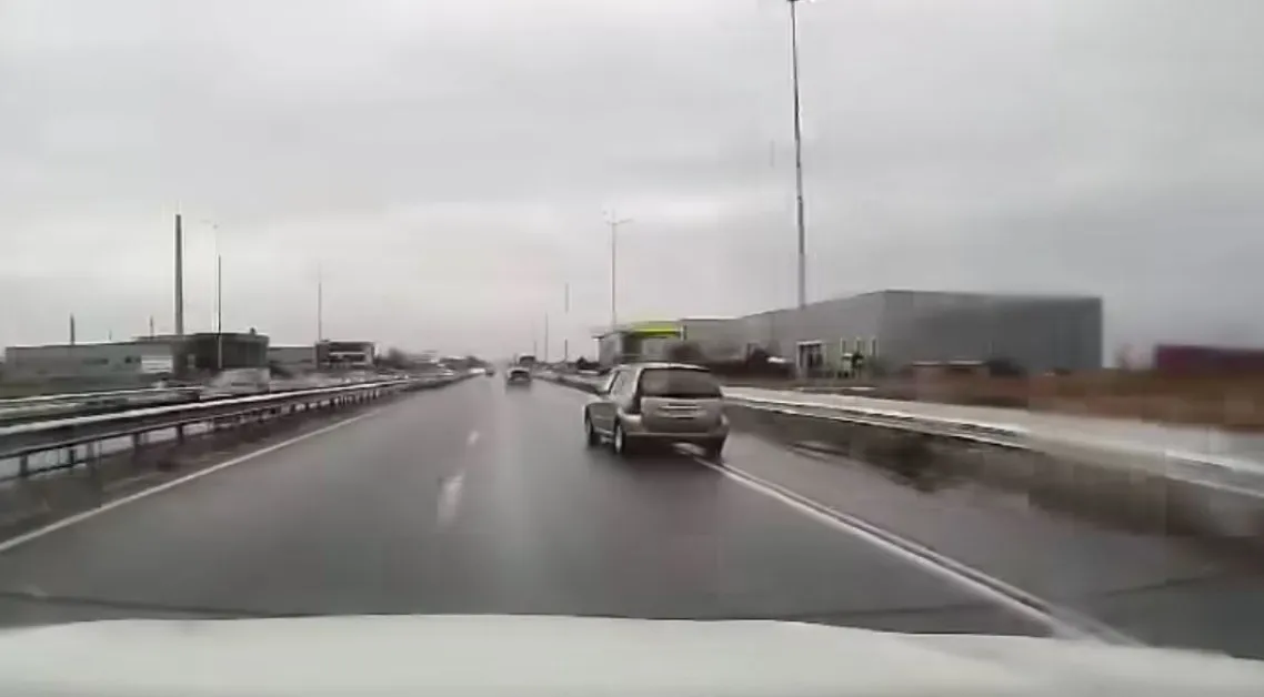 Шофьор с опасно включване на ключов път край Пловдив ВИДЕО