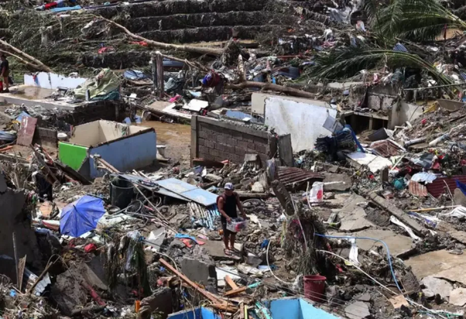 Тайфун опустоши Филипините: Над 140 загинали и стотици изчезнали