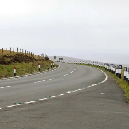 Автомобилните реклами често се хвалят с максималната скорост на новите