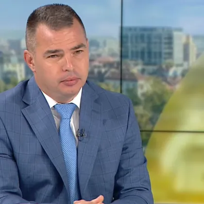 Шефът на "Гранична полиция": С шипове се опитахме да спрем колата с мигранти в Бургас