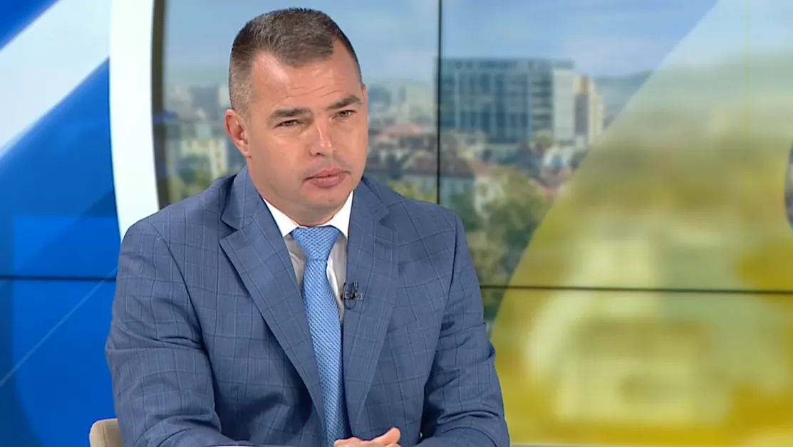 Шефът на "Гранична полиция": С шипове се опитахме да спрем колата с мигранти в Бургас